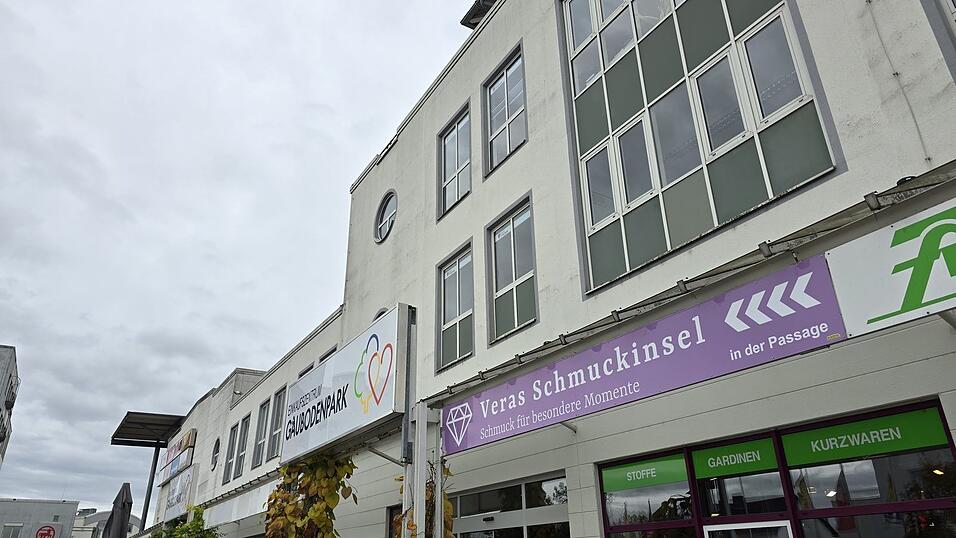 Ein Geschäft weniger im Gäubodenpark: Vera Kunz zieht mit ihrem Laden um in eine andere Stadt. Ein Geschäft weniger im Gäubodenpark: Vera Kunz zieht mit ihrem Laden um in eine andere Stadt.