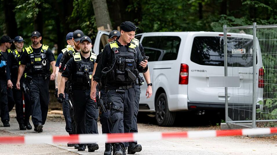 Am Sonntagabend kam die Bestätigung zum Tod des mutmaßlichen Täters. Am Sonntagabend kam die Bestätigung zum Tod des mutmaßlichen Täters.