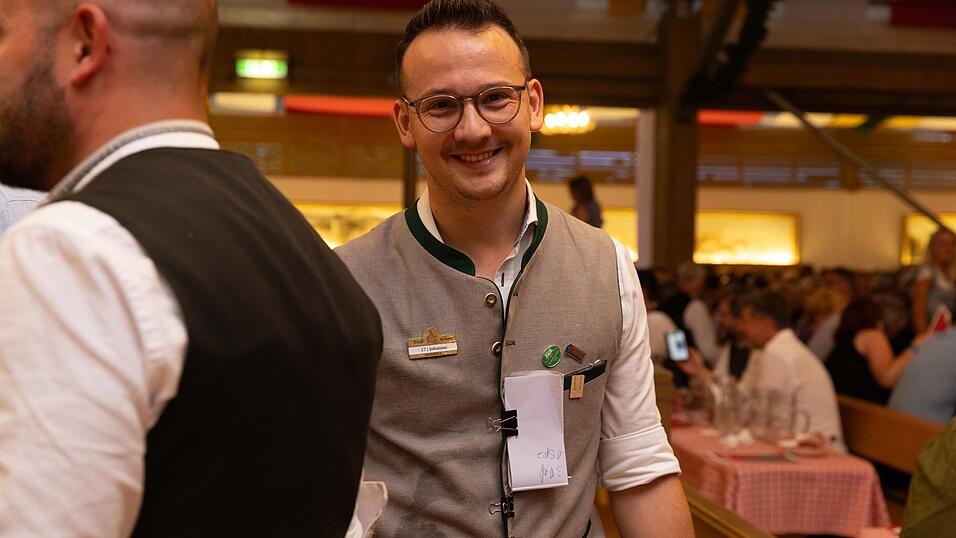 Die Partybilder vom Samstag, 8. August, aus dem Festzelt Krönner. Die Partybilder vom Samstag, 8. August, aus dem Festzelt Krönner.