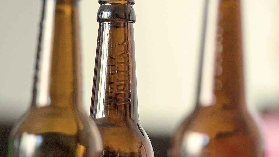 Der junge Mann hatte offensichtlich ein paar Getränke zu viel intus. (Symbolbild) Der junge Mann hatte offensichtlich ein paar Getränke zu viel intus. (Symbolbild)