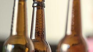 Der junge Mann hatte offensichtlich ein paar Getränke zu viel intus. (Symbolbild) Der junge Mann hatte offensichtlich ein paar Getränke zu viel intus. (Symbolbild)