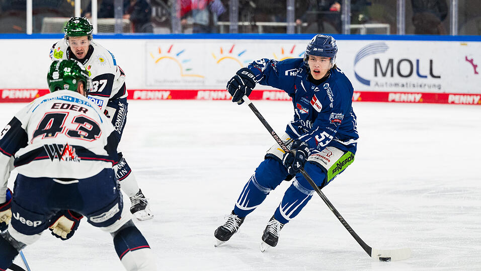 Danjo Leonhardt von den Straubing Tigers whrend des Spiels zwischen den Straubing Tigers und den Eisbren Berlin am 24.03.2026 in Straubing, Deutschland. (Foto von Alex Butscher / City-Press GmbH Bildagentur)