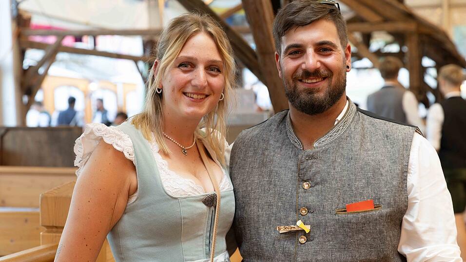 Die Partybilder vom Sonntag, 9. August, aus dem Festzelt Reisinger. Die Partybilder vom Sonntag, 9. August, aus dem Festzelt Reisinger.