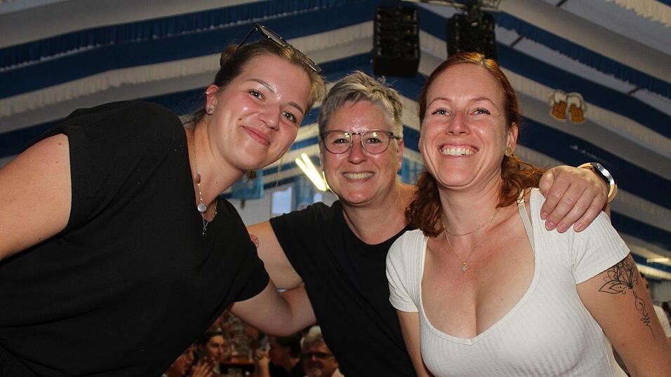 Zur Musik von Headless wurde ausgelassen gefeiert.