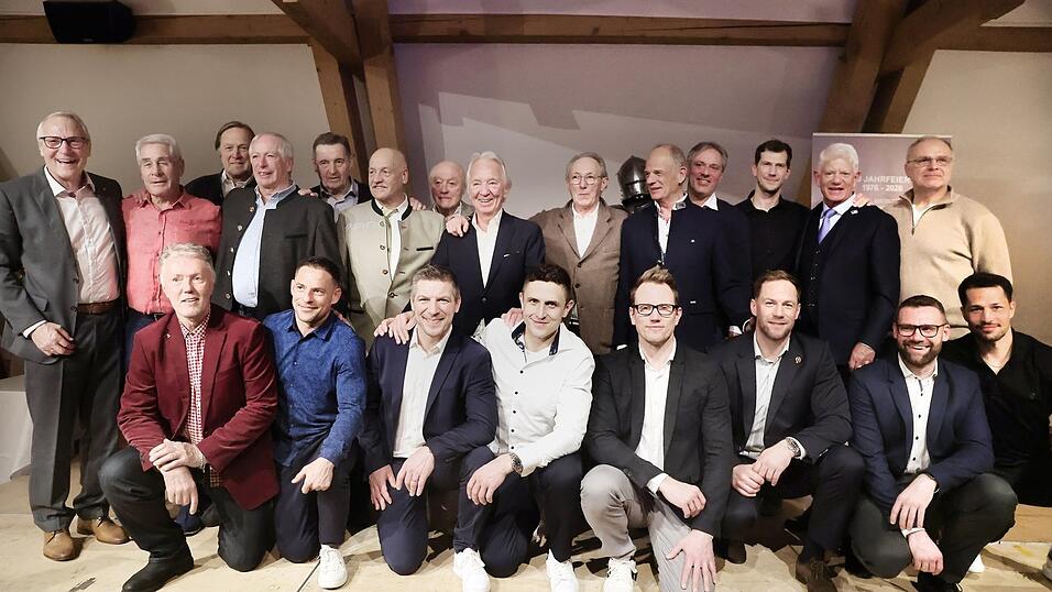 Die Gewinner der olympischen Bronzemedaille im Eishockey 1976 konnten gemeinsam mit den &bdquo;Silberhelden von Pyeongchang 2018&ldquo; ihr 50-j&auml;hriges Jubil&auml;um feiern.