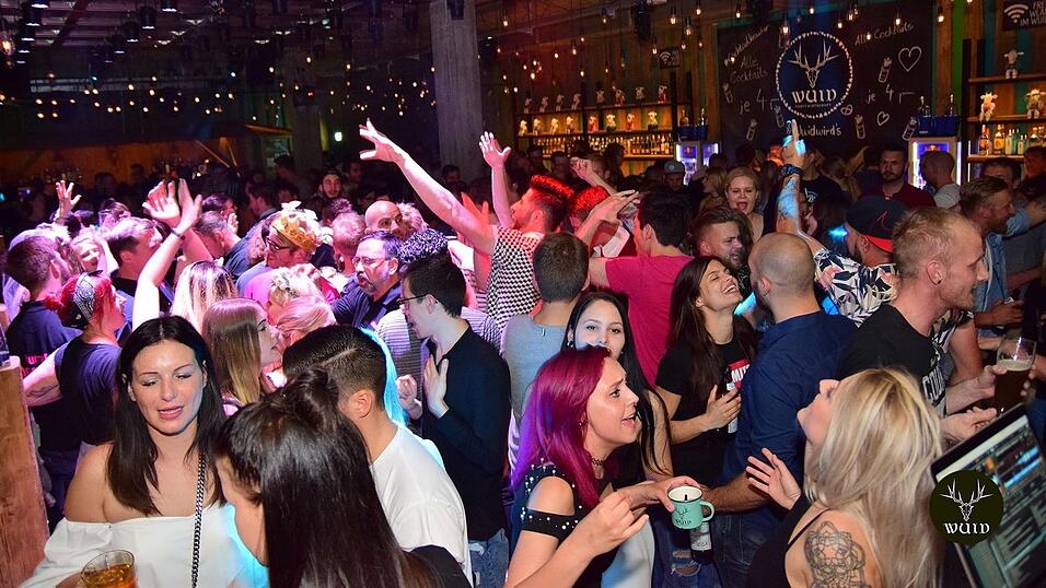 'Hoch die Hände, Wochenende' - so 'Wuid' wurde gefeiert in Straubing. 'Hoch die Hände, Wochenende' - so 'Wuid' wurde gefeiert in Straubing.