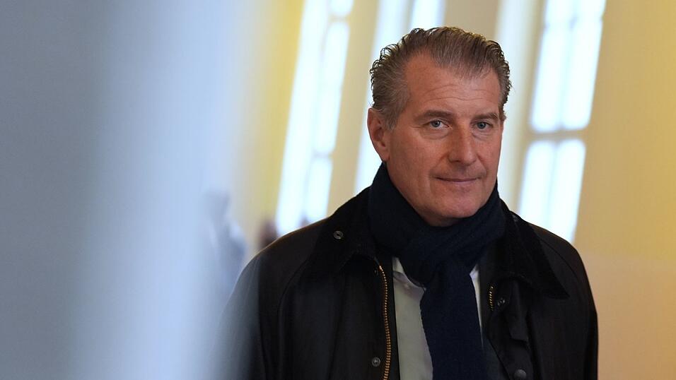 Dem Vater der entf&uuml;hrten Kinder, Christina Blocks Ex-Mann Stephan Hensel, wurde nach Angaben eines Zeugens vorgeworfen, eine Gefahr f&uuml;r die Block-Unternehmensgruppe darzustellen.