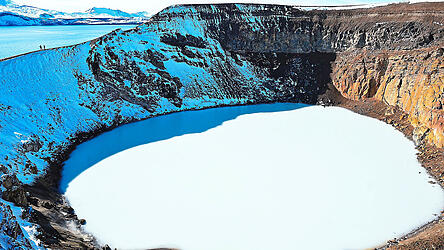 Das Wasser im Viti-Kratersee der Askja ist bis zu 27 Grad warm.