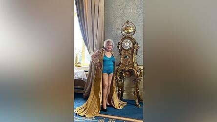 Mit 100 Jahren lie&szlig; sich Megary im Badeanzug ablichten - im Schloss Kle&szlig;heim, wo ihre Karriere begann.&nbsp;