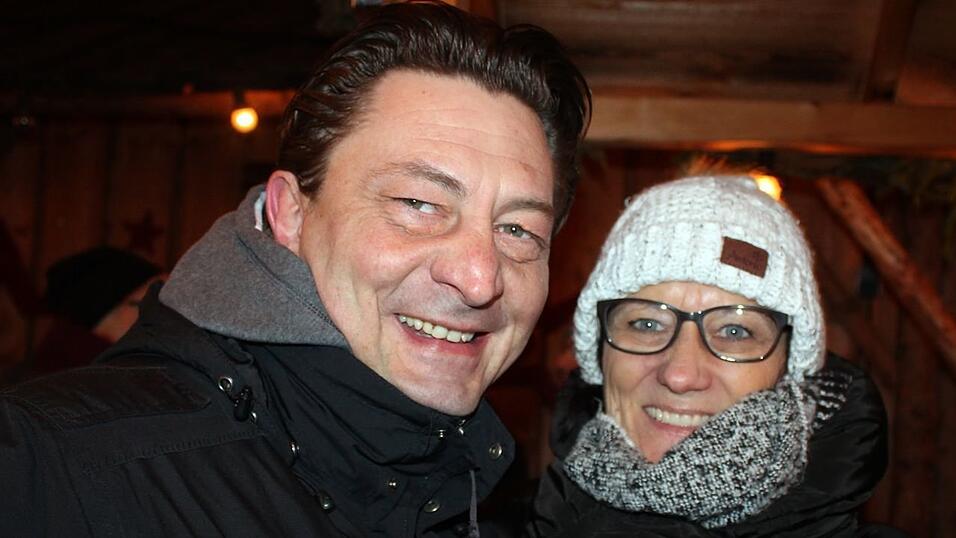 Der Christkindlmarkt und die Weihnachtspyramide geh&ouml;ren in der Adventszeit zu den beliebtesten Treffpunkten in Landshut.