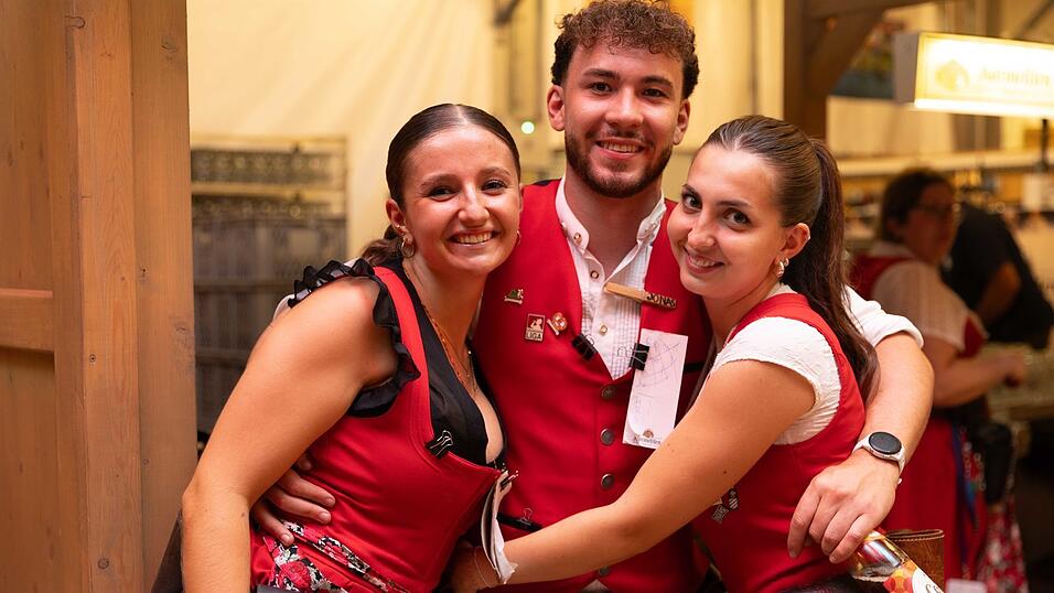 Die Partybilder vom Samstag, 8. August, aus dem Festzelt Greindl. Die Partybilder vom Samstag, 8. August, aus dem Festzelt Greindl.