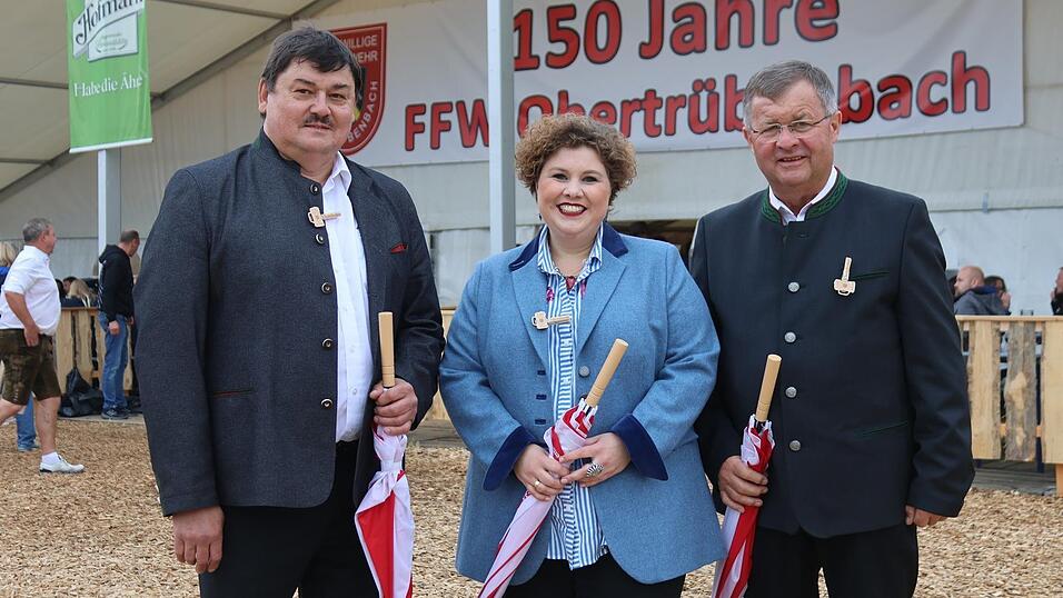 Gegen die Wetterkapriolen waren die Schirmherren Konrad Spreitzer, Alexandra Riedl und Erwin Schegerer selbst mit vereinten Kr&auml;ften machtlos. Spa&szlig; gemacht hat ihnen das Wochenende trotzdem.