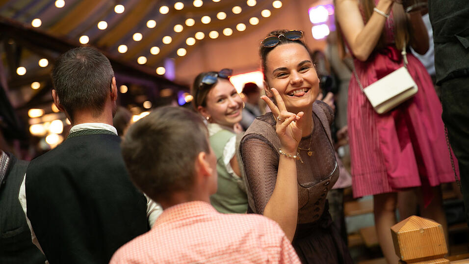 Die Partybilder vom Freitag, 8. August, aus dem Festzelt Reisinger. Die Partybilder vom Freitag, 8. August, aus dem Festzelt Reisinger.