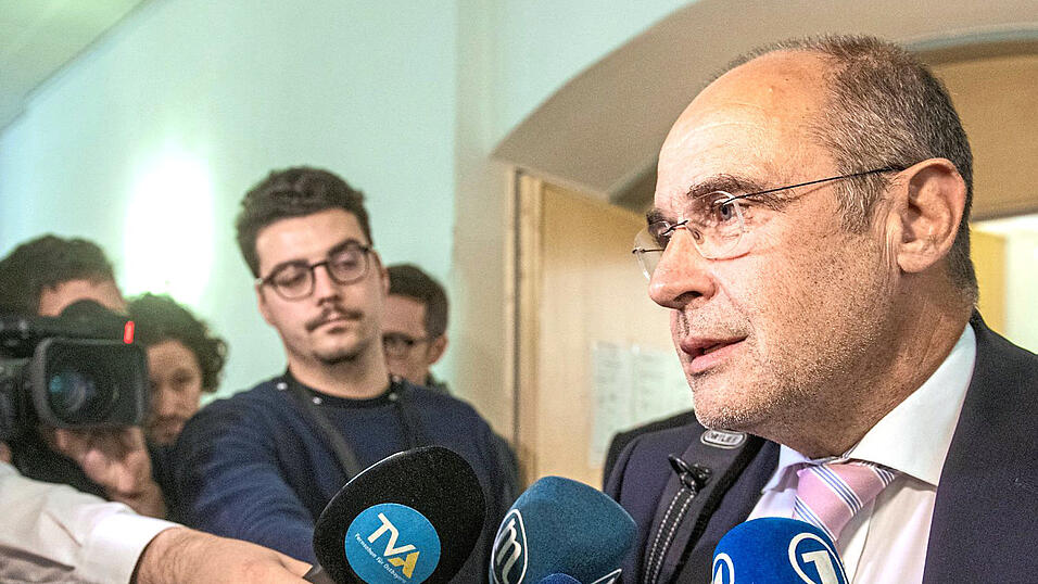 Peter Witting fordert, die Kammer auszutauschen. Peter Witting fordert, die Kammer auszutauschen.