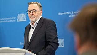 Anton Biebl leitet die Bayerischen Staatsgem&auml;ldesammlungen. (Archivbild)