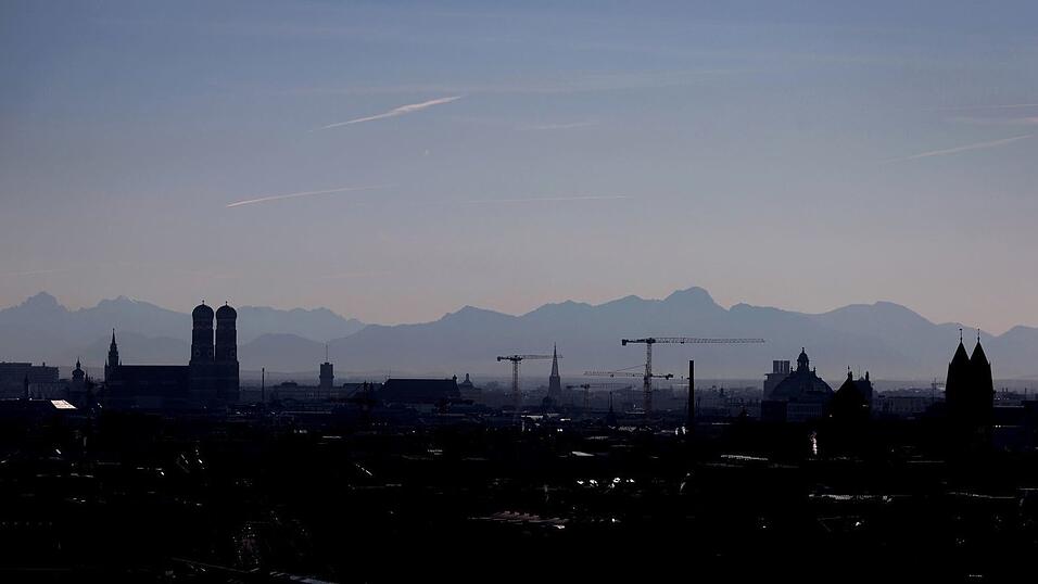 Oberbayern mit München liegt unter den Regierungsbezirken in Sachen Standortqualität an erster Stelle. (Archivbild) Oberbayern mit München liegt unter den Regierungsbezirken in Sachen Standortqualität an erster Stelle. (Archivbild)