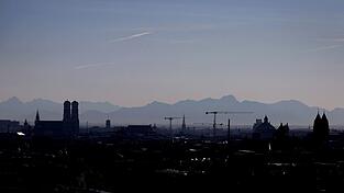 Oberbayern mit München liegt unter den Regierungsbezirken in Sachen Standortqualität an erster Stelle. (Archivbild) Oberbayern mit München liegt unter den Regierungsbezirken in Sachen Standortqualität an erster Stelle. (Archivbild)