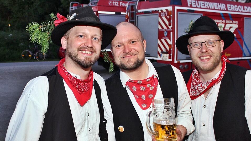 Auch am Freitag war super Stimmung am Ergoldinger Volksfest. Auch am Freitag war super Stimmung am Ergoldinger Volksfest.