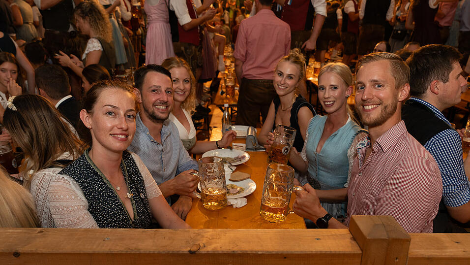 Die Partybilder vom Mittwoch, 14. August 2024, aus dem Festzelt Weckmann. Die Partybilder vom Mittwoch, 14. August 2024, aus dem Festzelt Weckmann.