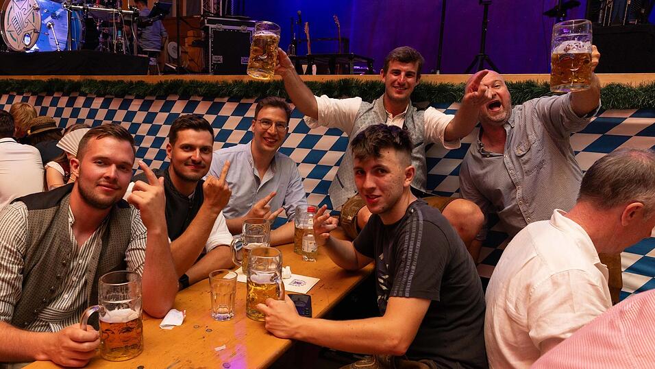 Die Partybilder vom Samstag, 8. August, aus dem Festzelt Reisinger. Die Partybilder vom Samstag, 8. August, aus dem Festzelt Reisinger.
