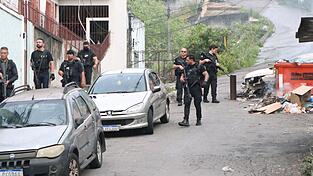 Über 2.500 Beamte waren bei der Operation gegen ein Verbrechersyndikat im Einsatz. Über 2.500 Beamte waren bei der Operation gegen ein Verbrechersyndikat im Einsatz.