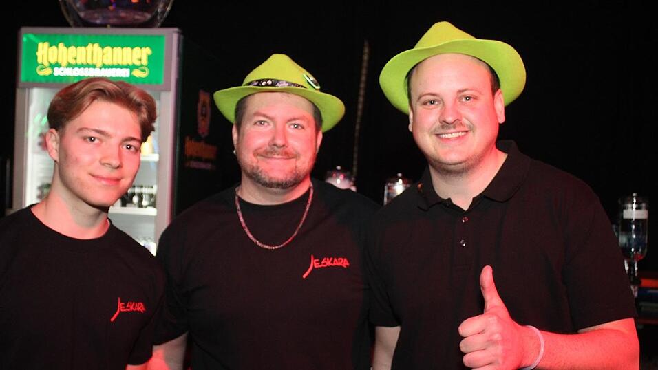 Auf der Eskara &Uuml;30-Party in Essenbach war wieder viel los.