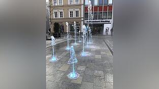 Die erste lebensgroße Agnes-Figur könnte ab März 2028 am neuen Wasserspiel am Theresienplatz sitzen und dann ein beliebtes Fotomotiv für Einheimische und Touristen abgeben. Die erste lebensgroße Agnes-Figur könnte ab März 2028 am neuen Wasserspiel am Theresienplatz sitzen und dann ein beliebtes Fotomotiv für Einheimische und Touristen abgeben.