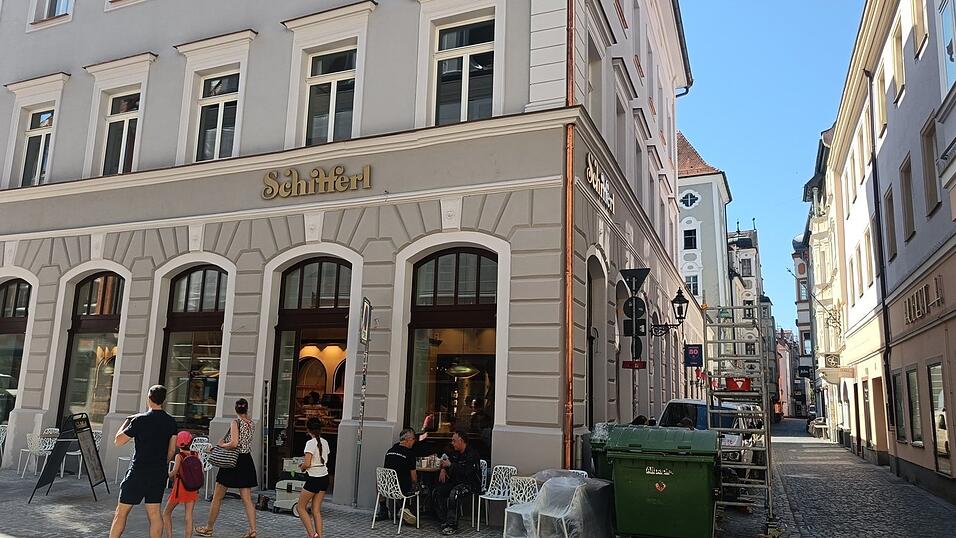 Nach umfangreichen Bauma&szlig;nahmen hat nun eine neue Schifferl-B&auml;ckerei nahe der Neupfarrplatzkirche er&ouml;ffnet.
