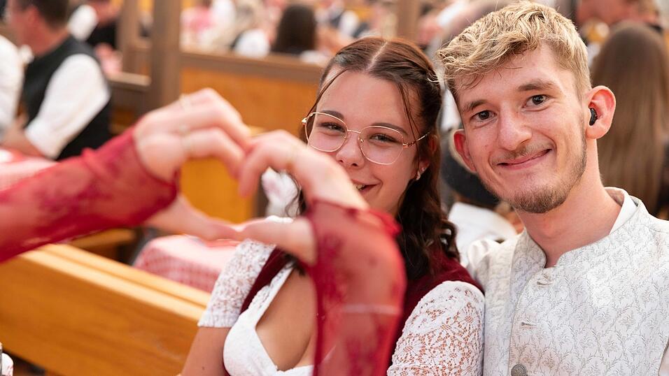 Die Partybilder vom Freitag, 7. August, aus dem Festzelt Krönner. Die Partybilder vom Freitag, 7. August, aus dem Festzelt Krönner.