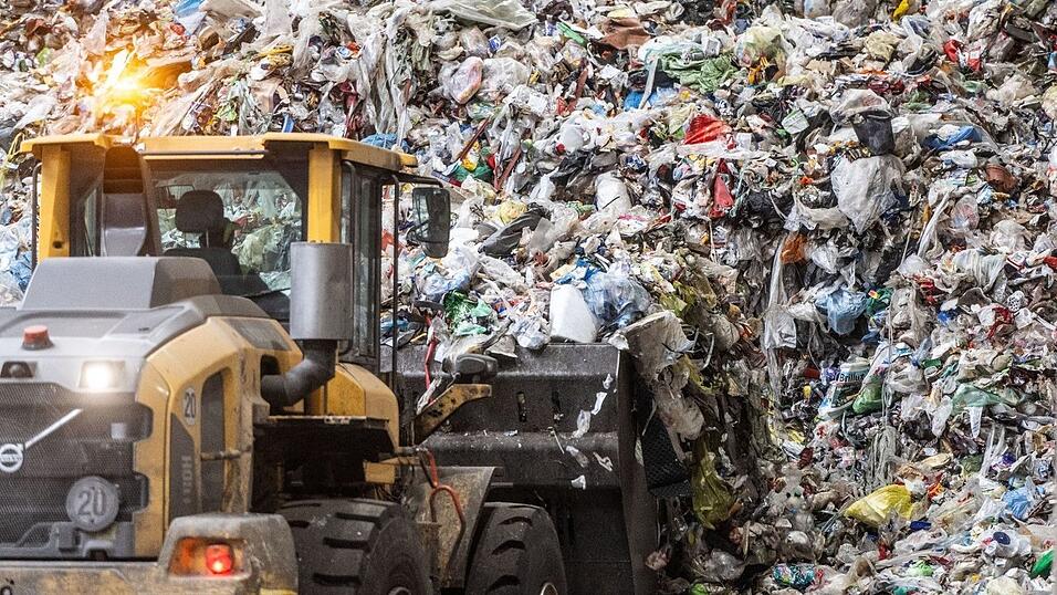 Wer zahlt k&uuml;nftig f&uuml;r die Beseitigung von Plastikm&uuml;ll?