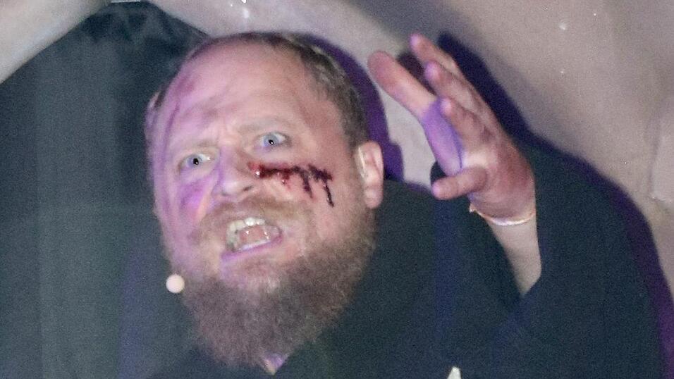 Florian Fischer wird heuer Chamerauer. F&uuml;r seine Rolle als Pater Willibald (Bild) wird ein Nachfolger gesucht.