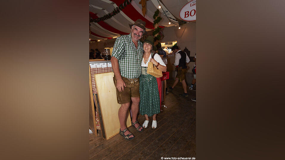 Die Partybilder vom Freitag, 14. August, aus dem Festzelt Lechner. Die Partybilder vom Freitag, 14. August, aus dem Festzelt Lechner.