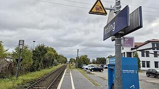 Im Bereich Ittling gibt es fünf Bahnübergänge, aber nur einen Bahnhalt: den an der Ittlinger Hauptstraße.