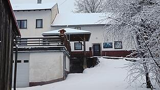 Am Blätterberg steht das Haus, in dem derzeit noch Fundkatzen aus dem weiteren Umland ein temporäres zuhause finden. Am Blätterberg steht das Haus, in dem derzeit noch Fundkatzen aus dem weiteren Umland ein temporäres zuhause finden.