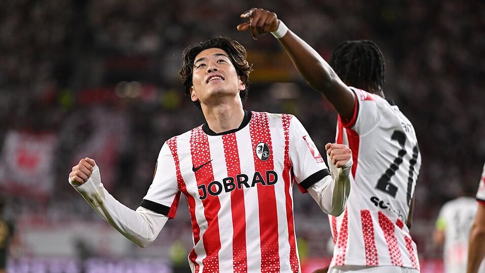 Yuito Suzuki war nach einer Ecke für Freiburg erfolgreich. Yuito Suzuki war nach einer Ecke für Freiburg erfolgreich.