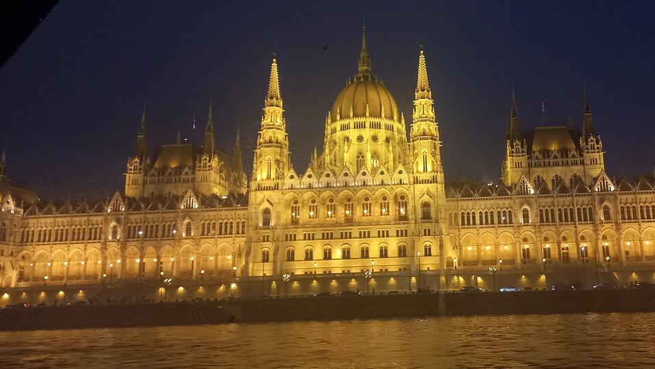 Eindrücke aus Budapest rund um den Jahreswechsel.