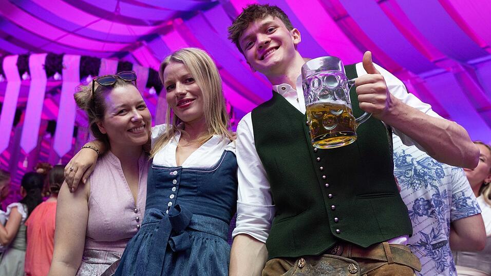 Die Partybilder vom Freitag, 7. August, aus dem Festzelt Wenisch. Die Partybilder vom Freitag, 7. August, aus dem Festzelt Wenisch.