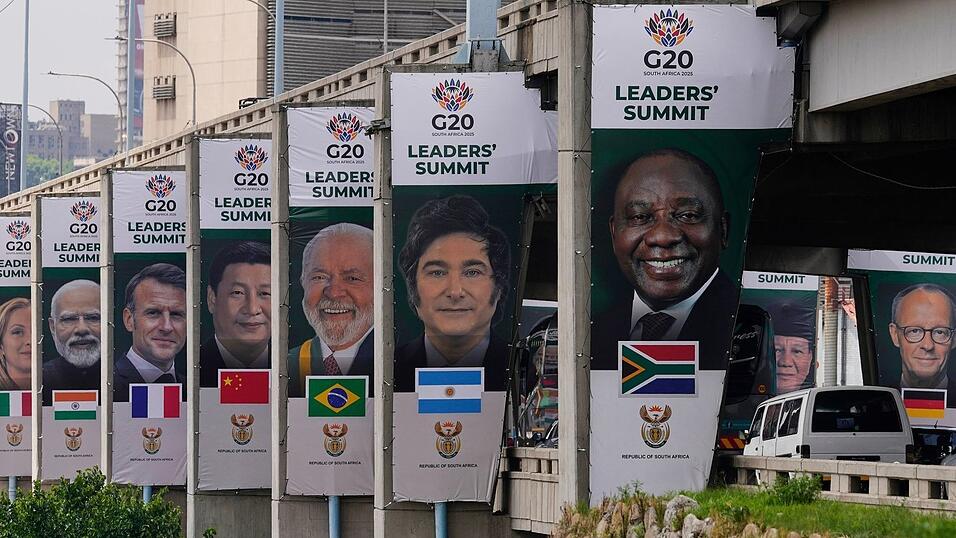 Auf den Plakaten zum G20-Gipfel in Johannesburg ist Chinas Präsident Xi noch zu sehen. Kommen wird er aber nicht.