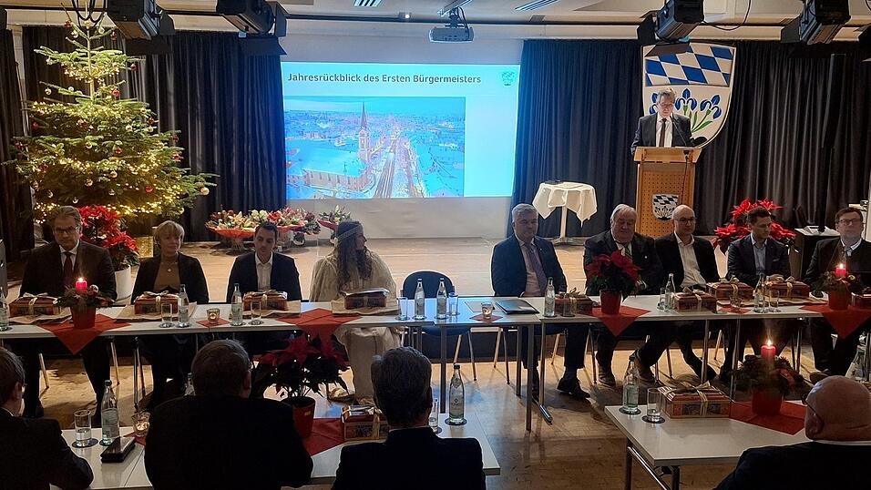 Das Bürgerspital in weihnachtlichem Ambiente. Das Bürgerspital in weihnachtlichem Ambiente.