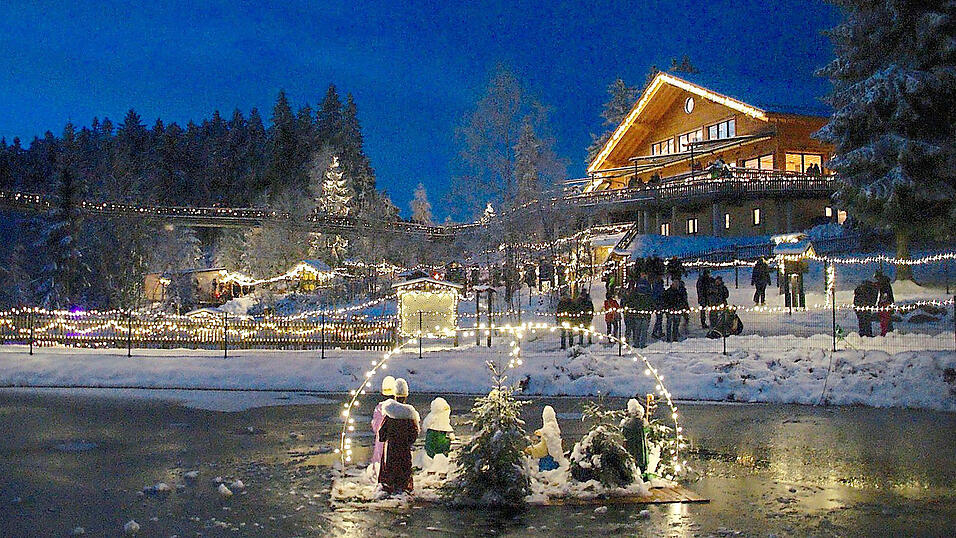 Mit dem Wintermarkt am Waldwipfelweg in Sankt Englmar gibt es auch nach dem Advent noch Grund zum Feiern. Foto: waldwipfel GmbH
