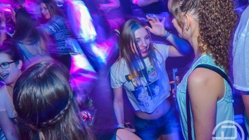 Gleich bei der Eröffnung platzte die neue Diskothek Peggy P. aus allen Nähten. Gleich bei der Eröffnung platzte die neue Diskothek Peggy P. aus allen Nähten.