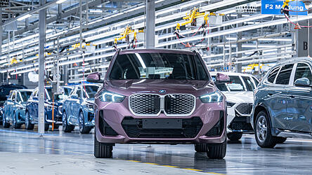 Wegen Lieferengp&auml;ssen kommt es im BMW-Werk Regensburg derzeit zu vereinzelten Schichtausf&auml;llen. (Symbolbild)&nbsp;