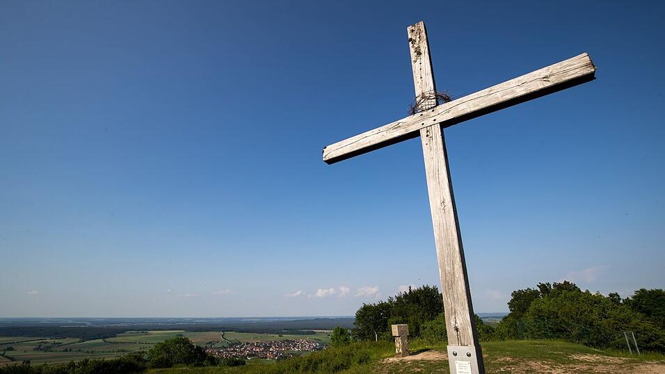 Im vergangenen Schuljahr besuchten 601.000 Schülerinnen und Schüler in Bayern katholische Religion, 264.000 evangelische Religion und 471.000 den Ethik-Unterricht. (Symbolbild) Im vergangenen Schuljahr besuchten 601.000 Schülerinnen und Schüler in Bayern katholische Religion, 264.000 evangelische Religion und 471.000 den Ethik-Unterricht. (Symbolbild)