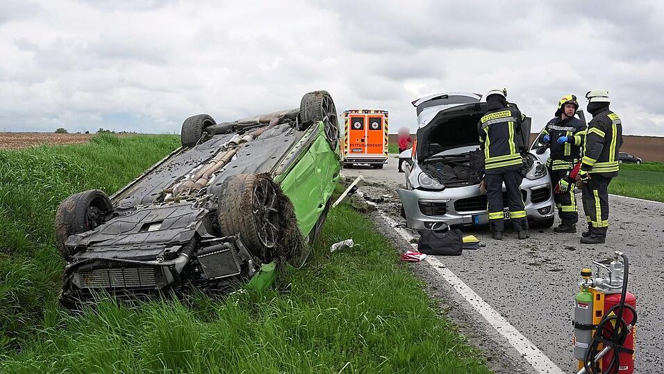 Verkehrsunfall bei Langenamming mit zwei Verletzten. Verkehrsunfall bei Langenamming mit zwei Verletzten.