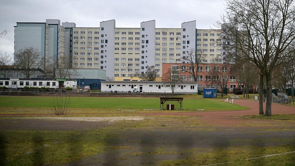 Der Junge soll den Kugelbomben-Blindg&auml;nger gefunden und angez&uuml;ndet haben.