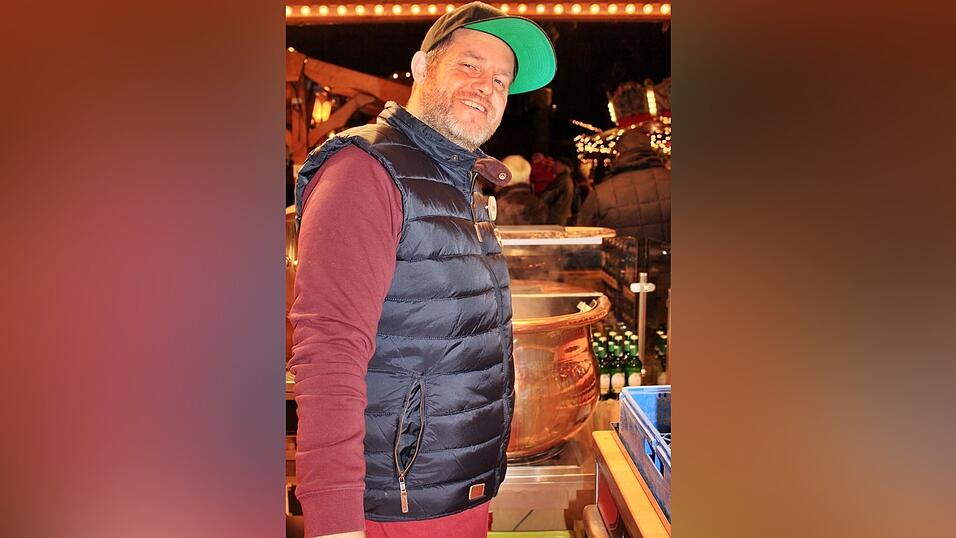 Am Donnerstagabend ist der Landshuter Christkindlmarkt eröffnet worden. Am Donnerstagabend ist der Landshuter Christkindlmarkt eröffnet worden.