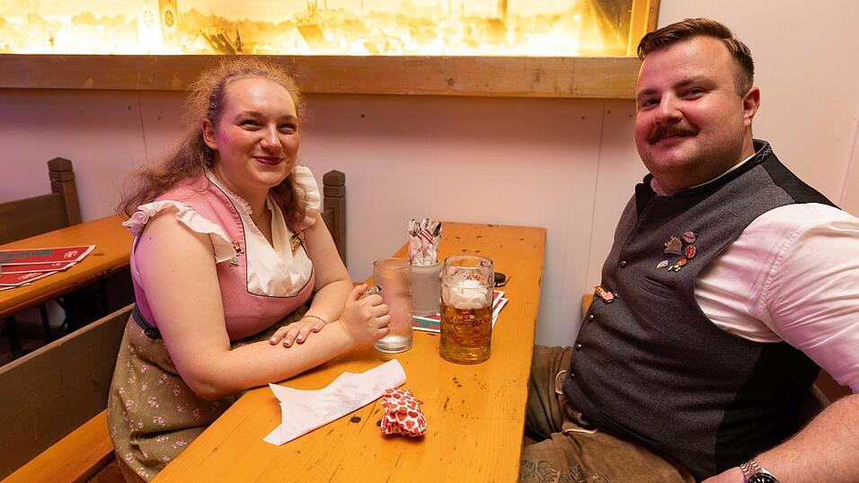 Die Partybilder vom Montag, 10. August, aus dem Festzelt Krönner. Die Partybilder vom Montag, 10. August, aus dem Festzelt Krönner.