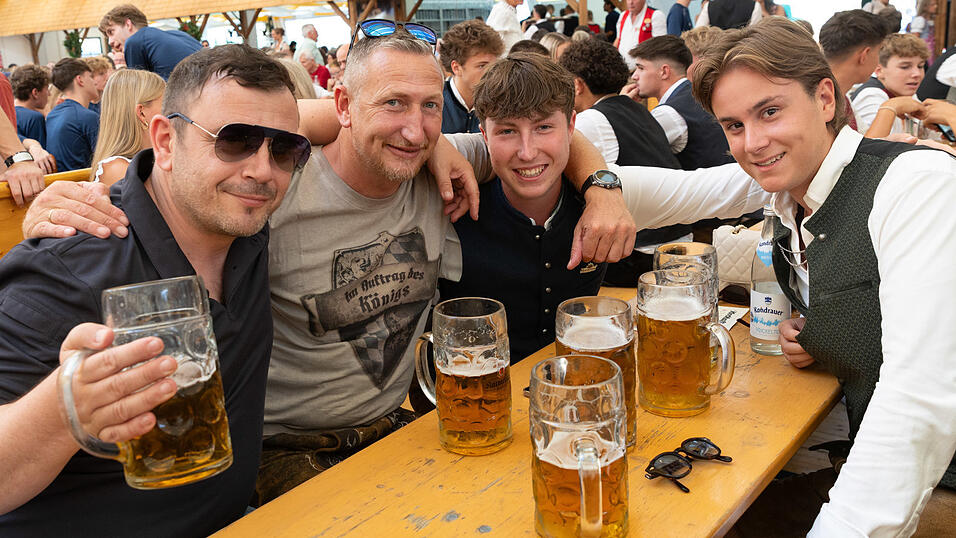 Die Partybilder vom Dienstag, 11. August, aus dem Festzelt Nothaft.