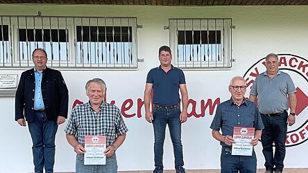 B&uuml;rgermeister Herbert Lichtinger, Johann Str&ouml;huber, Thomas E&szlig;berger, Alfred Brummer und Ehrenamtsbeauftragter Martin Hei&szlig;
