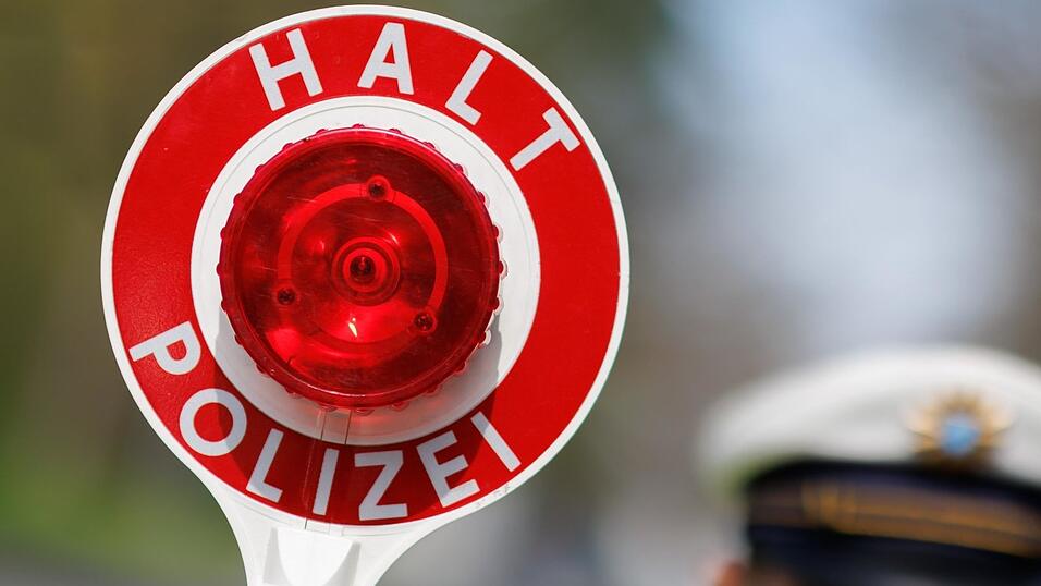 Kontrollen gibt es ab Freitag auf der B 11 und B 85. (Symbolbild)